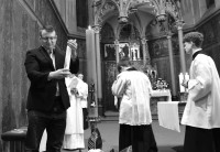 /album/velikonocni-vigilie-a-krest-katechumenu-4-4-2026-foto-jan-bezucha/bila-nedele-antonin-2026-038-jpg/